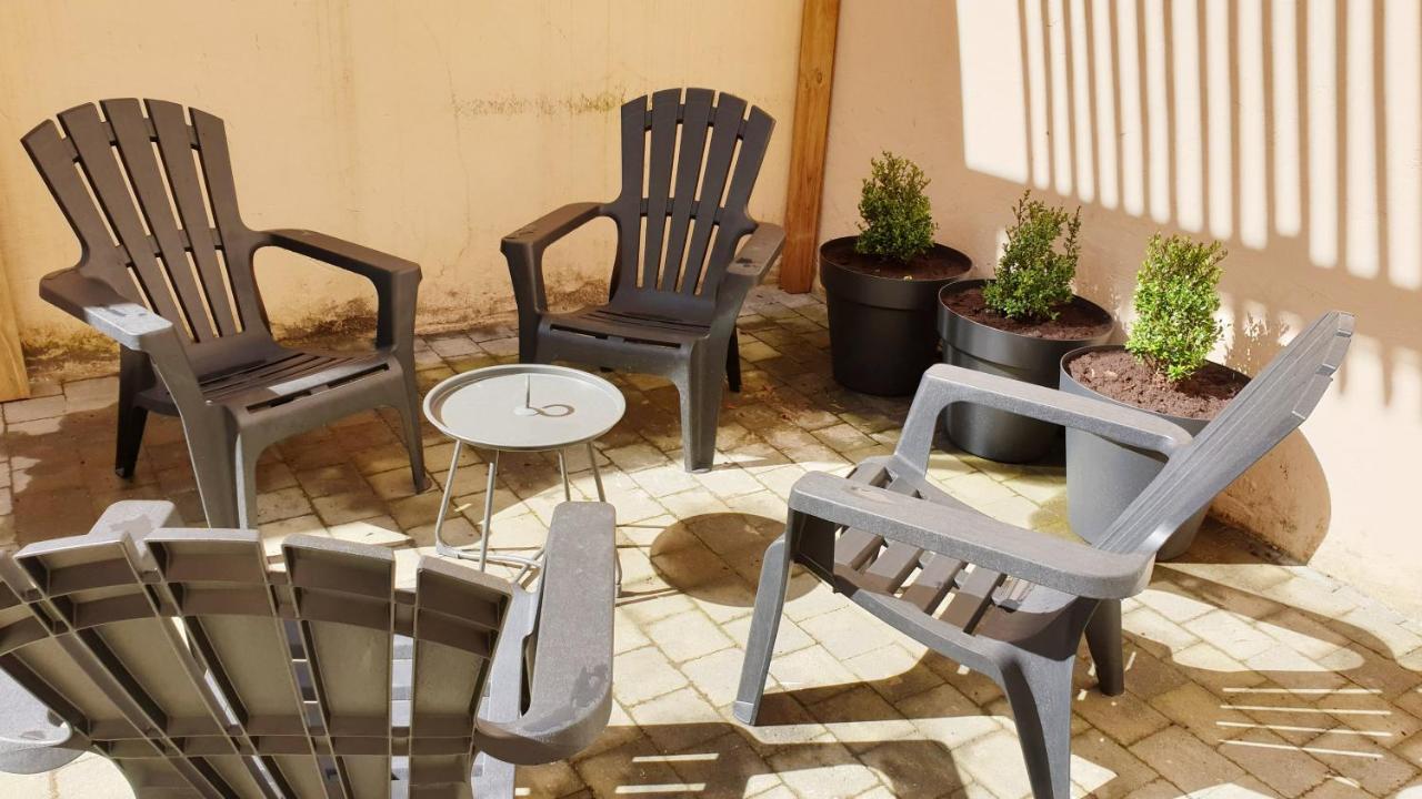 Le Patio Belle Maison En Plein Centre Ville, Avec Grande Terrasse Au Calme Bastogne Exterior photo