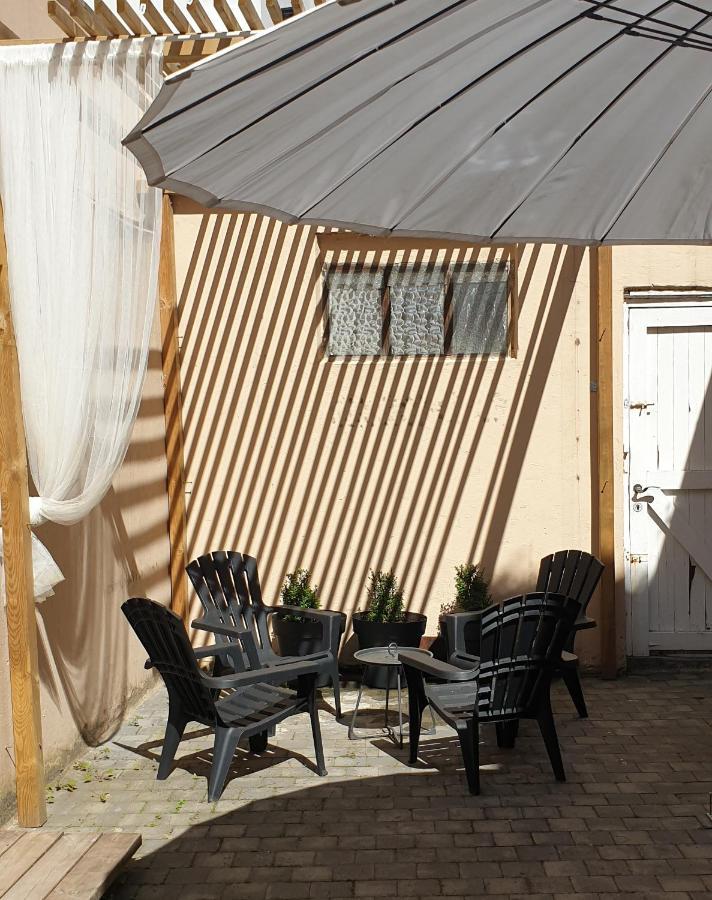 Le Patio Belle Maison En Plein Centre Ville, Avec Grande Terrasse Au Calme Bastogne Exterior photo